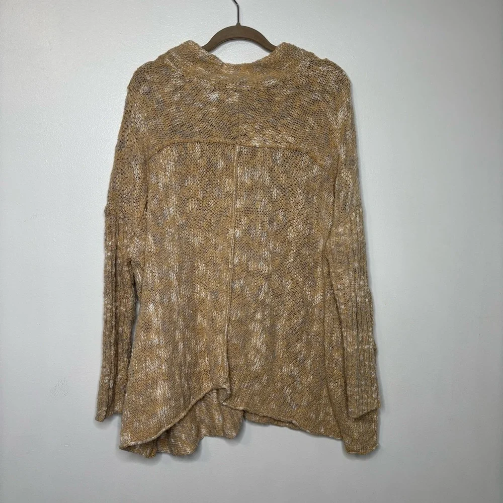 Free People Oversized Mock Neck Swing Sweater L Tan Marled Knit Cozy Boho